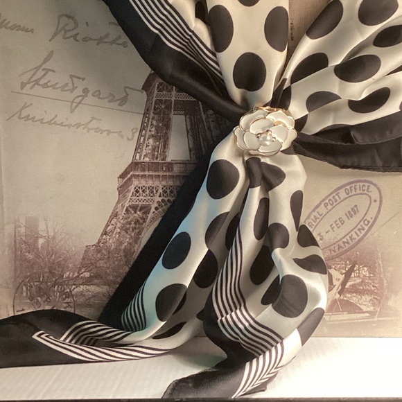 NEW SCARVES POLKA DOTS DESING. - Picture 6 of 8